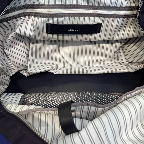 Lululemon Weekend Warriors Bag - Picture 6 of 10